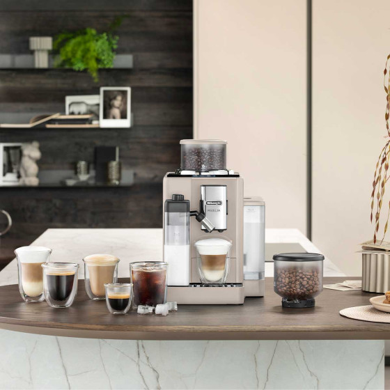 Machine à café en grains Delonghi Rivelia Latte FEB 4455.BG Beige Sable + 94€ de CADEAUX EXCLUSIFS