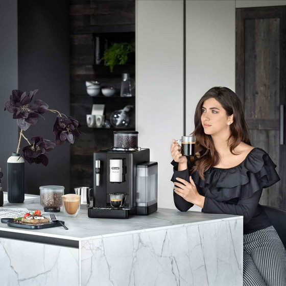 Machine à café en grains Delonghi Rivelia FEB 4435.B Noir Onyx + 94€ de CADEAUX EXCLUSIFS
