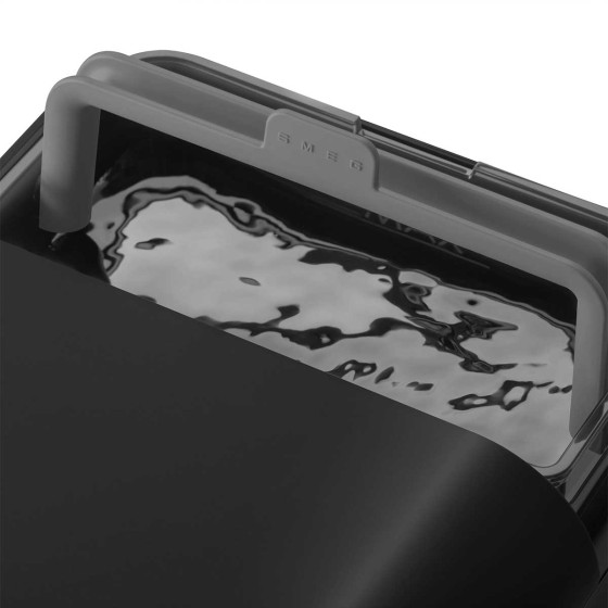 SMEG Machine automatique Noir - BCC11BLMEU