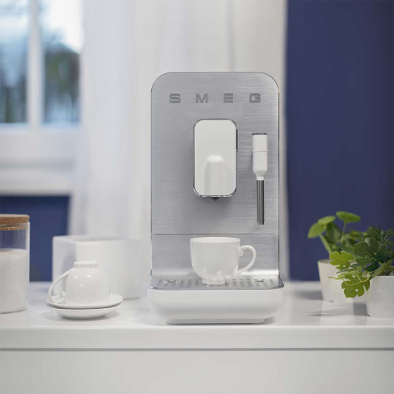 SMEG Machine automatique Buse vapeur Blanc - BCC12WHMEU