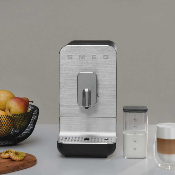 SMEG Machine automatique Système lait Noir - BCC13BLMEU
