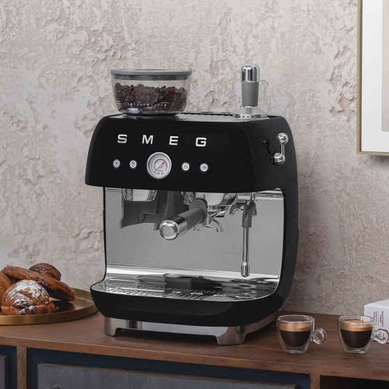 SMEG Machine expresso Noir - EGF03BLEU