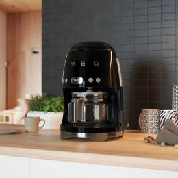 Cafetière Filtre Programmable SMEG 1.4L Noir - DCF02BLEU