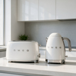 Set petit-déjeuner SMEG Blanc (Bouilloire KLF04WHEU + Grille-pain TSF02WHEU)