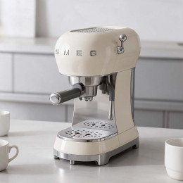 Machine à café expresso SMEG Crème - ECF02CREU
