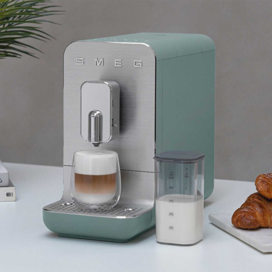 SMEG Machine automatique Système lait Bleu Orage - BCC13SBMEU