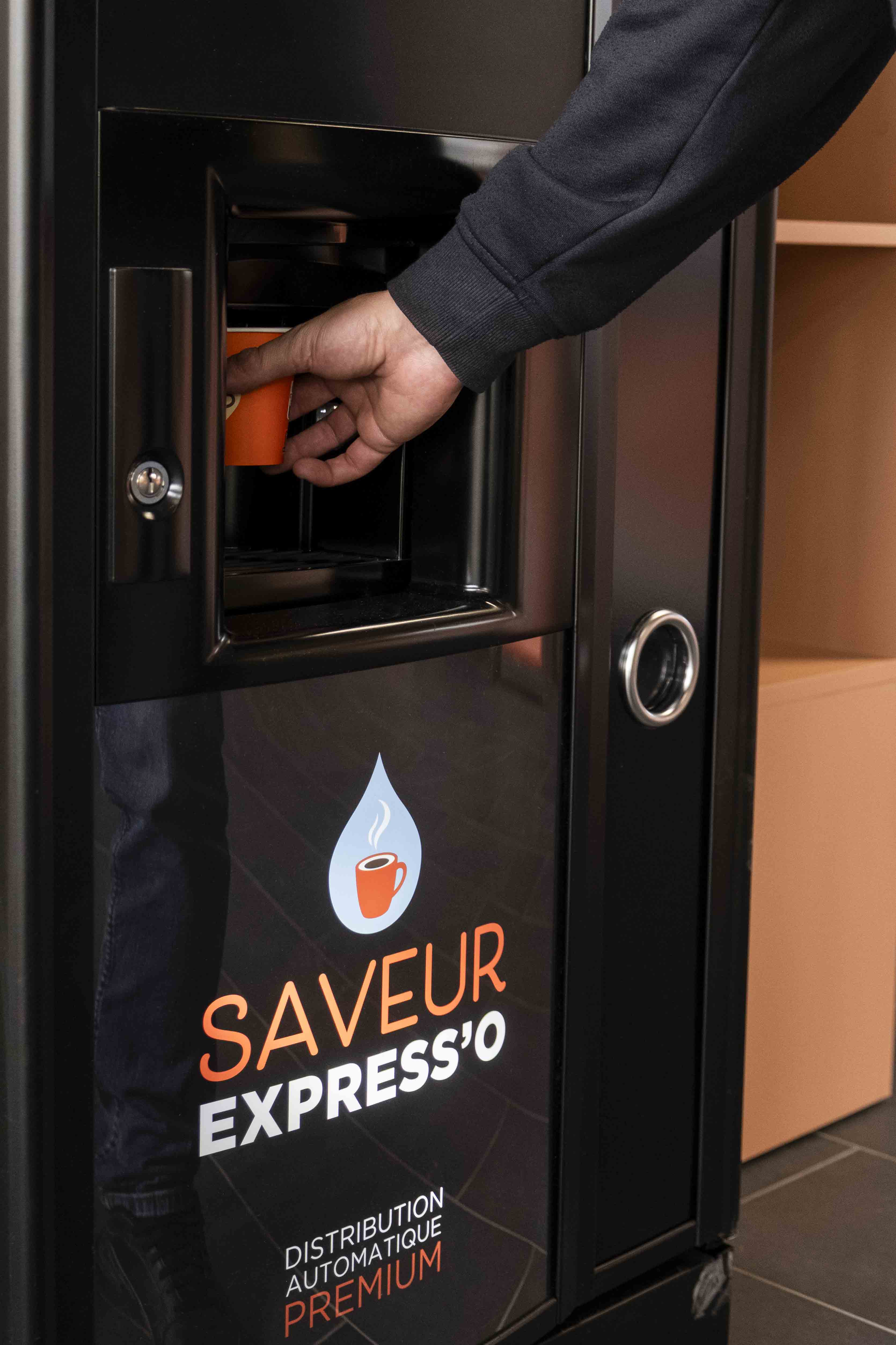café dans distributeur automatique