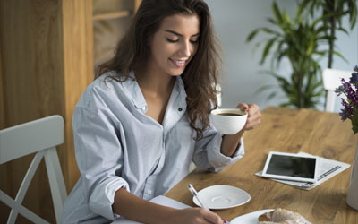 boire du café rend plus sympathique et intéressant