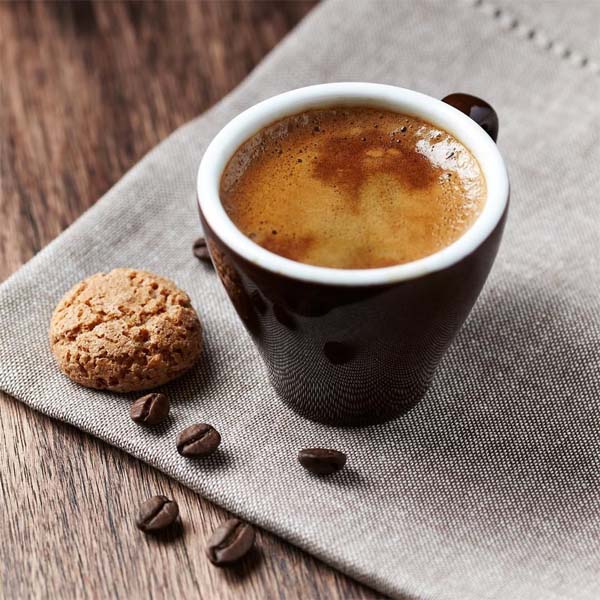 café fait avec machine à café grains