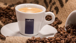 tasse de café en grains lavazza