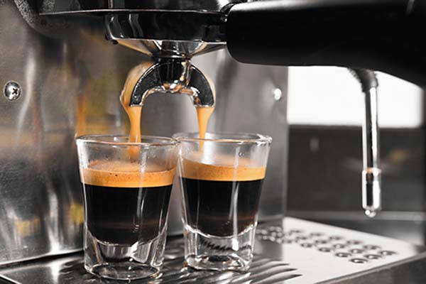 tasse de café en entreprise
