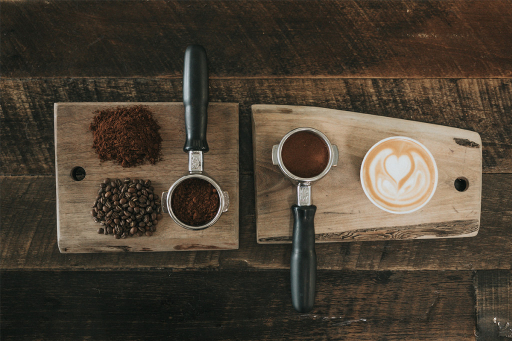 Quels sont les accessoires indispensables pour les amateurs de café ? 