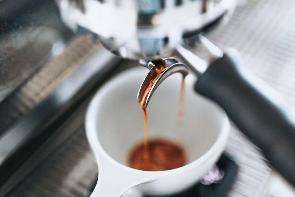 Les meilleures machines à café en grains pour 10 à 20 cafés par jour