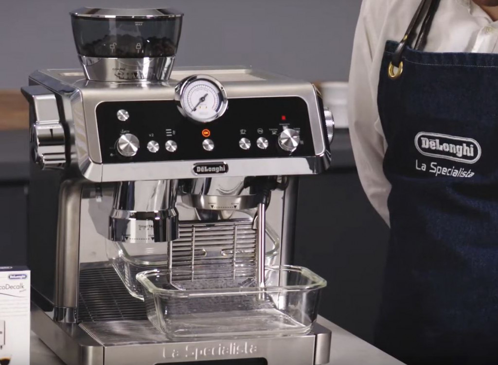 Détartrage de la machine à café en grains Delonghi Specialista Prestigio  par Coffee-Webstore