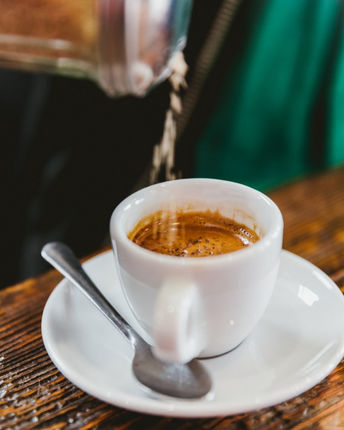 Différences entre le café sucré et non sucré ( + les types de sucre à  privilégier )