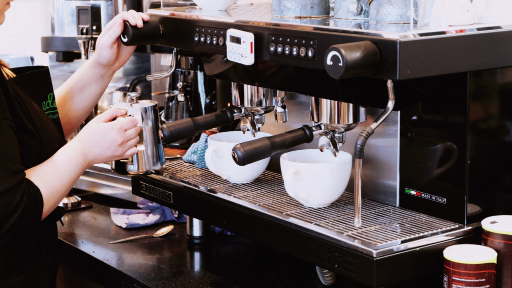 5 conseils pour bien entretenir votre machine à café