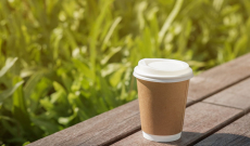 De quoi est composé un gobelet en carton ?